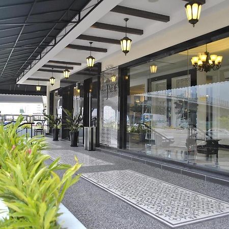 Hotel Zamburger Grand Jade Johor Bahru Exterior photo